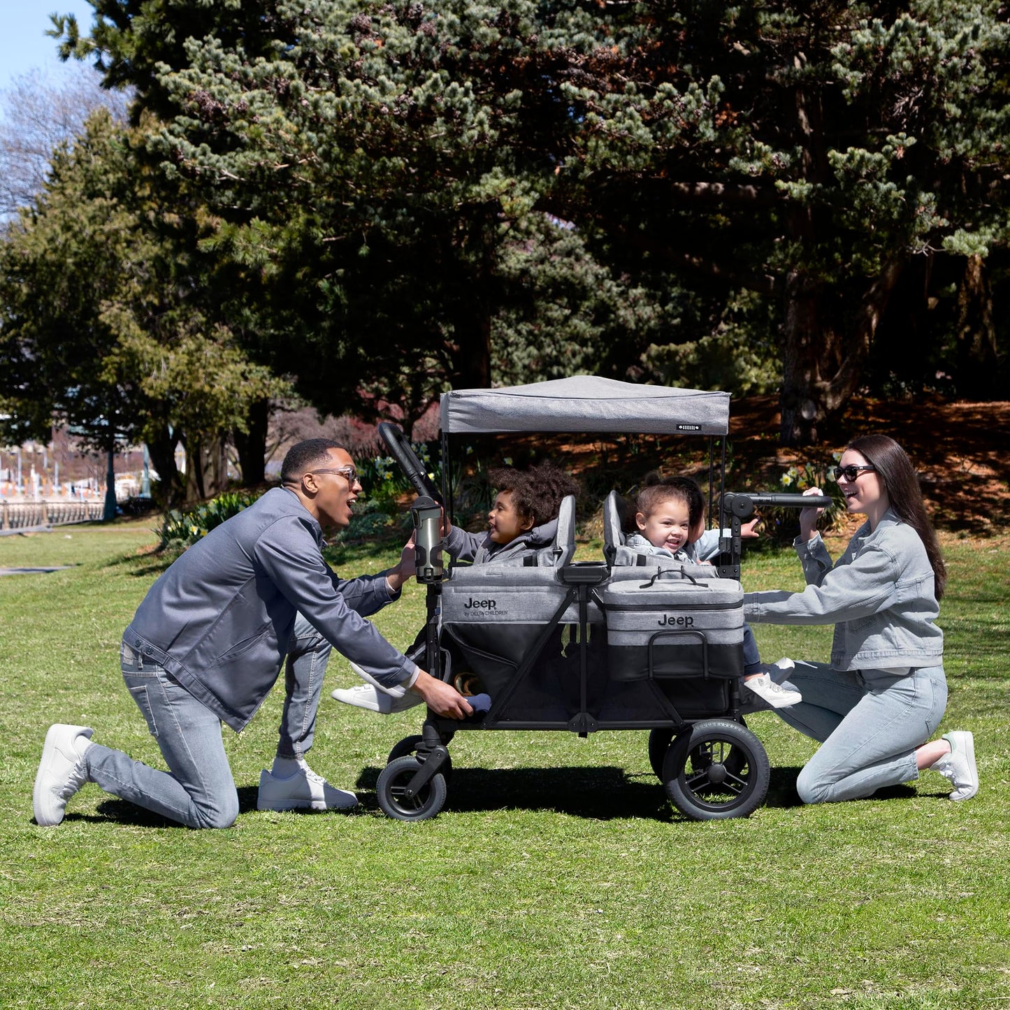Jeep Wrangler Deluxe 4 Seater Stroller Wagon by Delta Children